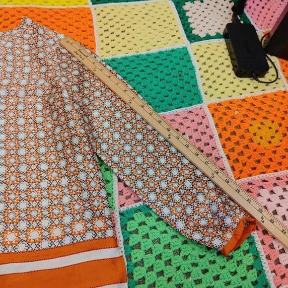 Jones New York Collection Peitite Size 8P Geometric Print Long Sleeve Blouse - Picture 4 of 10